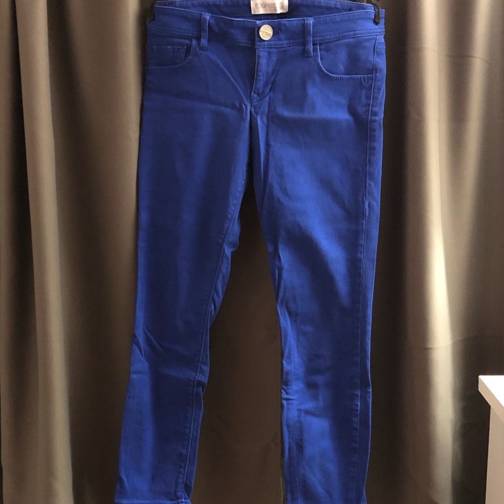 Blue cropped jeans